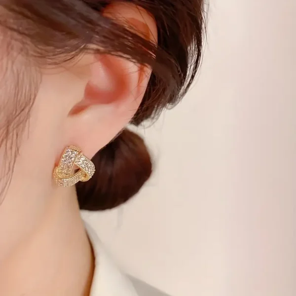 Elegant Stud Earrings Inlaid Sparkling Rhinestone Exquisite Trendy girls Gift Alloy Material