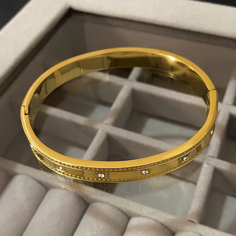 7e7cecbb-579b-42dc-9691-97cb70ae7d6f